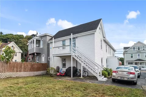 65 Pleasant St, Westerly, RI 02891 photo 2