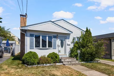 13 Wilna St, Providence, RI 02904