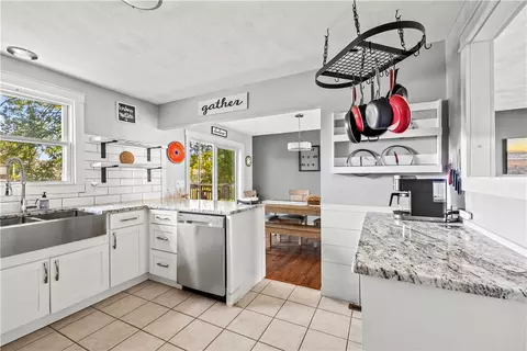Kitchen - 110 Brook Spring Dr, Warwick, RI 02889 photo 3 of 4