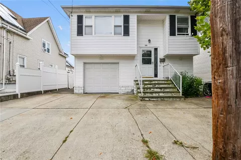 386 New York Ave, Providence, RI 02905