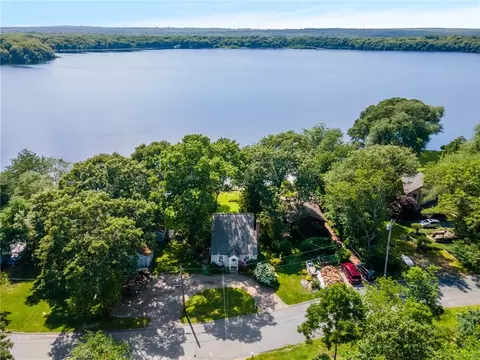 21 Tomahawk Trail South Trl, South Kingstown, RI 02879