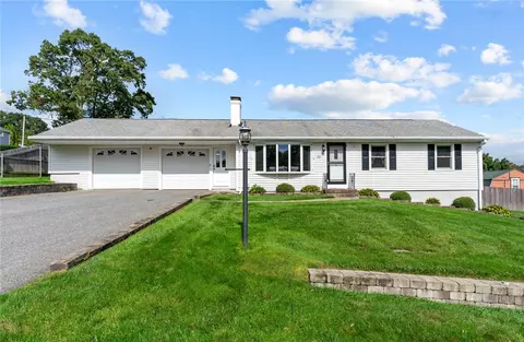 87 Hilltop Rd, Cumberland, RI 02864