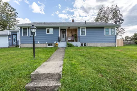 69 Beardsworth Rd, Tiverton, RI 02878