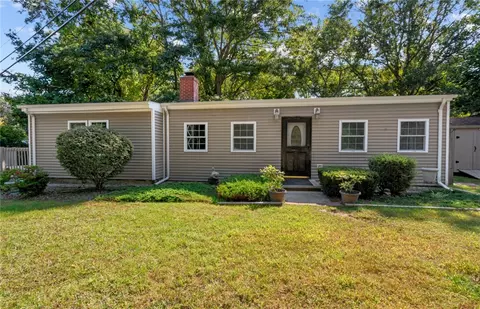 34 Airport Rd, Coventry, RI 02816