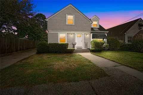 47 Dickinson Ave, North Providence, RI 02904