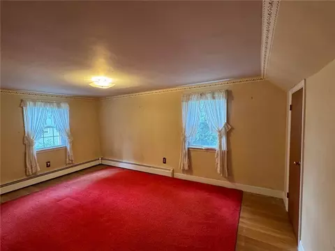 Bedroom - 36 Colonial Rd, Bristol, RI 02809 photo 7 of 9