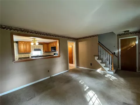 Living - 36 Colonial Rd, Bristol, RI 02809 photo 1 of 2