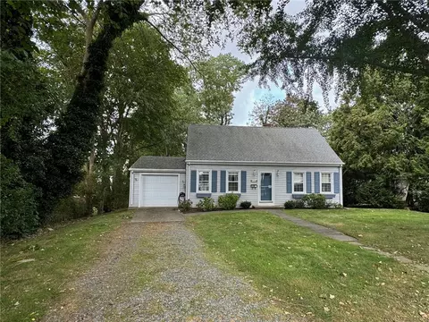 Exterior - 36 Colonial Rd, Bristol, RI 02809 photo 2 of 4
