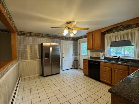Kitchen - 36 Colonial Rd, Bristol, RI 02809 photo 2 of 3