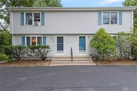 16 Manville Ave, Lincoln, RI 02865