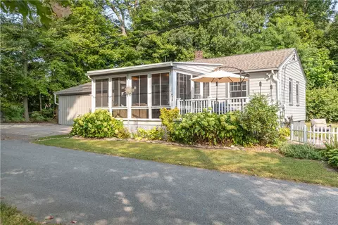 18 Lakeside Dr, Coventry, RI 02816