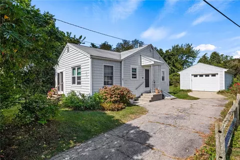 257 Foddering Farm Rd, Narragansett, RI 02882