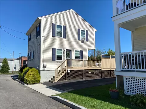 32 Rock St, Bristol, RI 02809