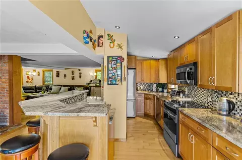 430 Beach Ave, Warwick, RI 02889 photo 19