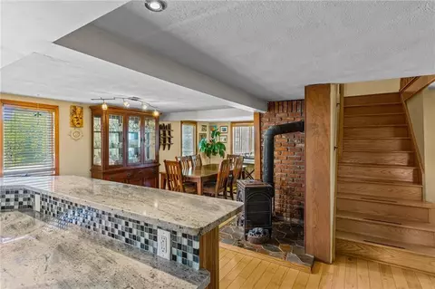 430 Beach Ave, Warwick, RI 02889 photo 16