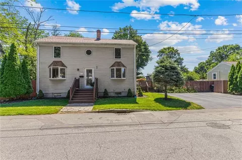 430 Beach Ave, Warwick, RI 02889
