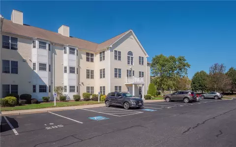 15 Saw Mill Dr #205, North Kingstown, RI 02852