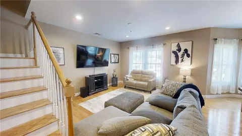 620 Main St #3, East Greenwich, RI 02818