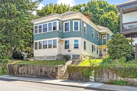 152 Pidge Ave, Pawtucket, RI 02860
