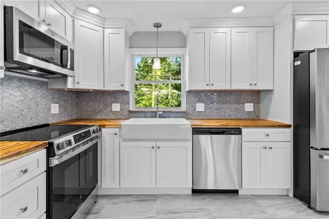 Kitchen - 166 Black Plain Rd, Exeter, RI 02822 photo 5 of 5