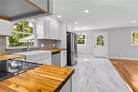 Kitchen - 166 Black Plain Rd, Exeter, RI 02822 photo 4 of 5