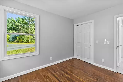 Bedroom - 166 Black Plain Rd, Exeter, RI 02822 photo 7 of 8