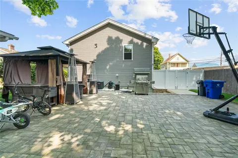 47 Harris St, Pawtucket, RI 02861 photo 3