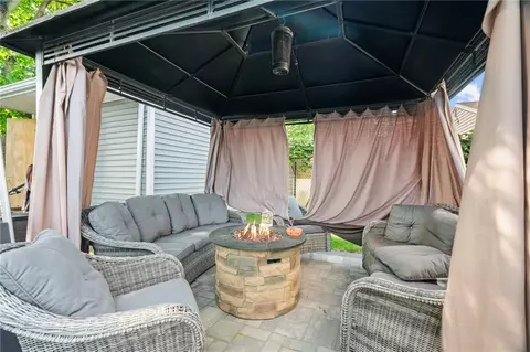 47 Harris St, Pawtucket, RI 02861 photo 5