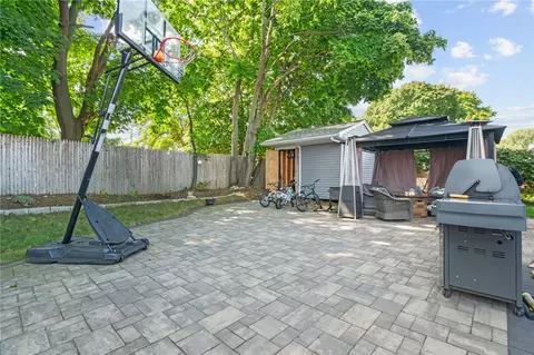 47 Harris St, Pawtucket, RI 02861 photo 6