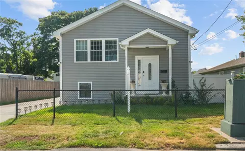 47 Harris St, Pawtucket, RI 02861