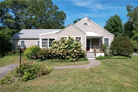 25 Arrow Head Trl, South Kingstown, RI 02879