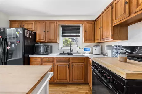 44 Long St, Warwick, RI 02886 photo 11