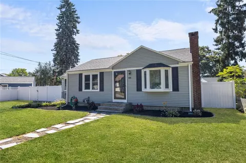 44 Long St, Warwick, RI 02886 photo 2