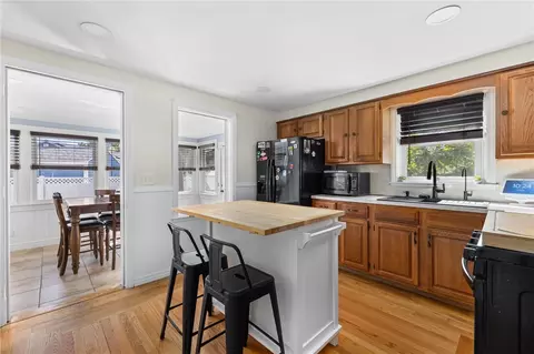44 Long St, Warwick, RI 02886 photo 9