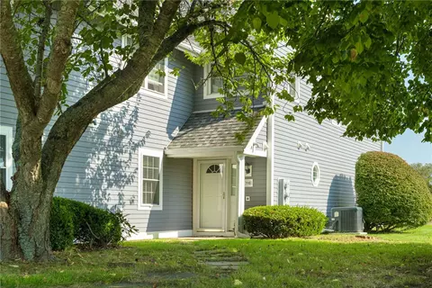 110 Corey Ln, Middletown, RI 02842