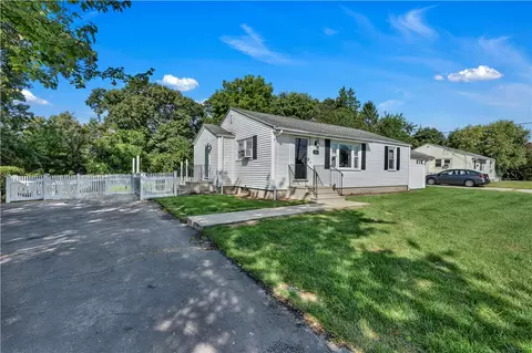 321 Hoxsie Ave, Warwick, RI 02889