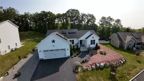 456 Lucille St, Woonsocket, RI 02895 photo 2