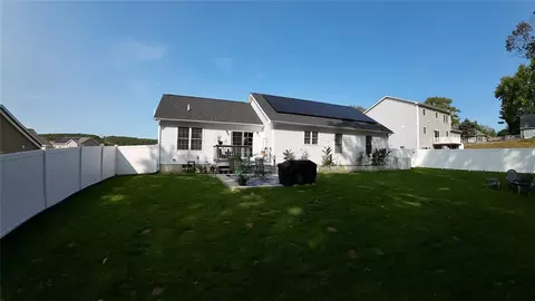 456 Lucille St, Woonsocket, RI 02895 photo 4