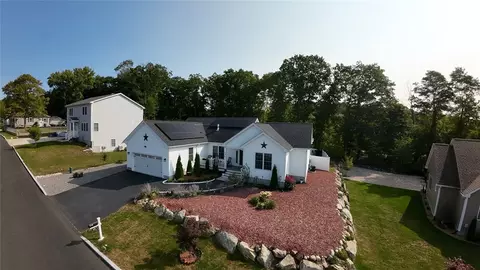 456 Lucille St, Woonsocket, RI 02895 photo 27