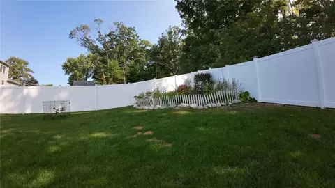 456 Lucille St, Woonsocket, RI 02895 photo 32
