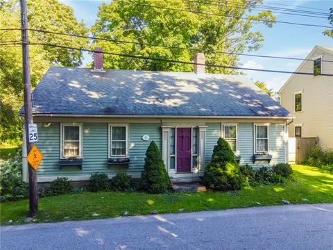 19 Fowler St, North Kingstown, RI 02852
