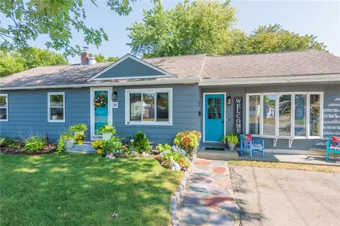39 Michael Dr, Warwick, RI 02889