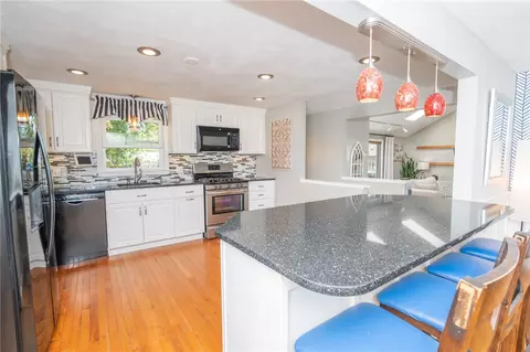 39 Michael Dr, Warwick, RI 02889 photo 11