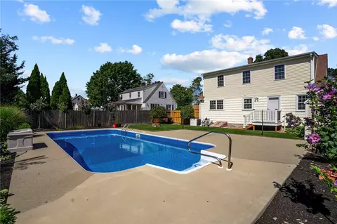 72 Natick Ave, Warwick, RI 02886 photo 4