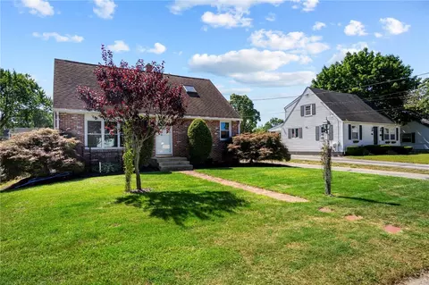 72 Natick Ave, Warwick, RI 02886 photo 3
