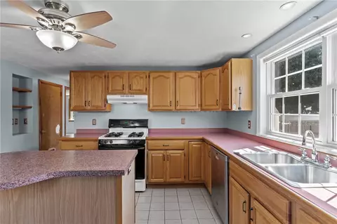 72 Natick Ave, Warwick, RI 02886 photo 15