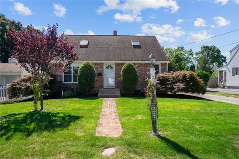 72 Natick Ave, Warwick, RI 02886 photo 2