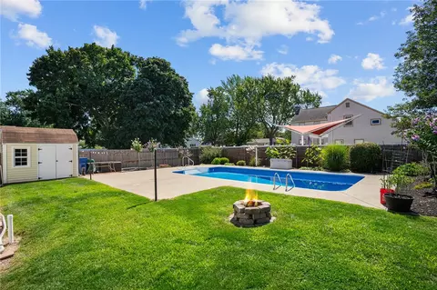 72 Natick Ave, Warwick, RI 02886 photo 7