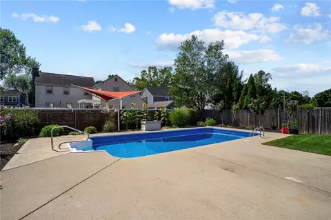 72 Natick Ave, Warwick, RI 02886 photo 8