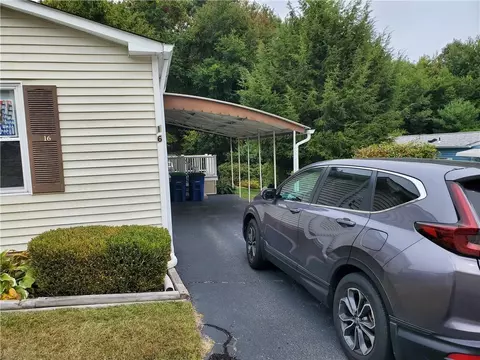 16 Cantaberry Ln, Coventry, RI 02816